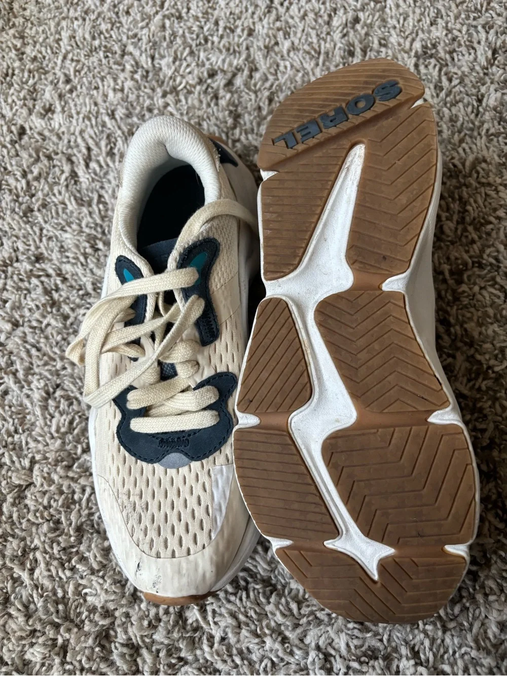 Kineric SOREL  like new Cream Sneakers with Navy and Teal Accents womens sz 6-7